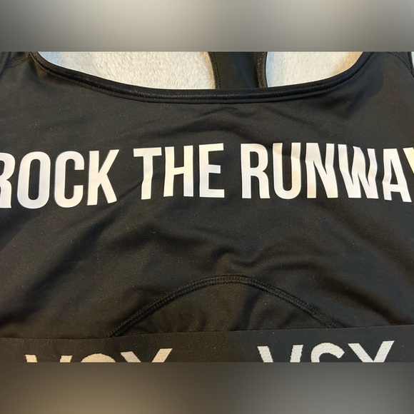 Rock The Runway Victoria’s Secret Sports Bra​ - Picture 2 of 4